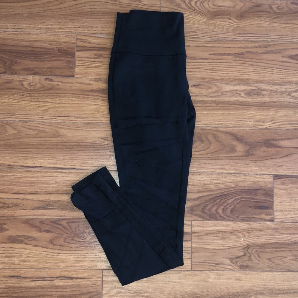 Lululemon mesh legging